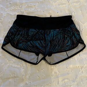 Lululemon speed up low-rise shorts 2.5”